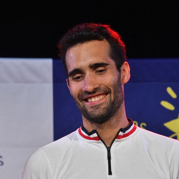 Martin Fourcade et ses skis - Vente aux enchères "Légende du sport" au profit de l'association Les Etoiles Filantes (association qui aide les familles dont un enfant est atteint du gliome infiltrant du tronc cérébral), dont le parrain de cette année est M.Fourcade, aux Puces du Canal à Lyon. Le 18 septembre 2020 320 000 euros ont été récoltés. Le maillot de Kylian Mbappé a été adjugé à 160 000 euros. © Frederic Chambert / Panoramic / Bestimage