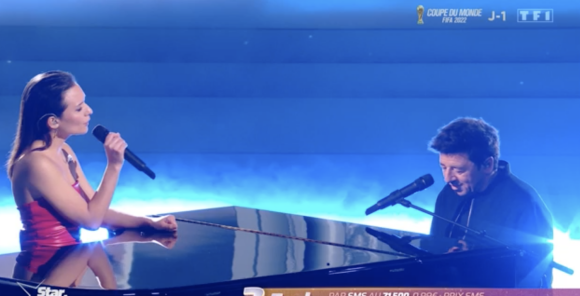 Enola a chanté avec Patrick Bruel sur son titre "Qui a le droit" lors de la demi-finale de la "Star Academy" - TF1