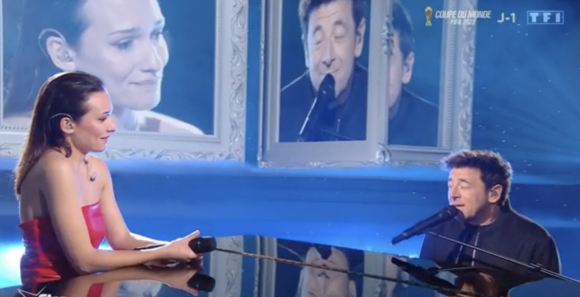 Enola a chanté avec Patrick Bruel sur son titre "Qui a le droit" lors de la demi-finale de la "Star Academy" - TF1