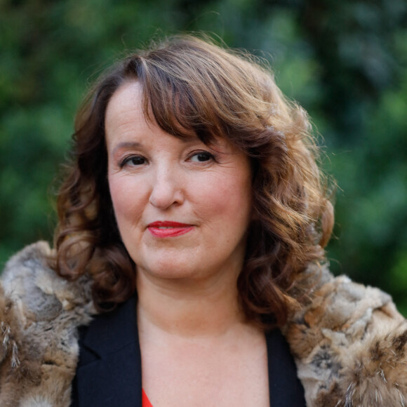 Anne Roumanoff - Sortie de l'émission "Vivement Dimanche" qui sera diffusée le 31/10/2021 au studio Gabriel à Paris, France, le 27 octobre 2021. © Christophe Clovis / Bestimage