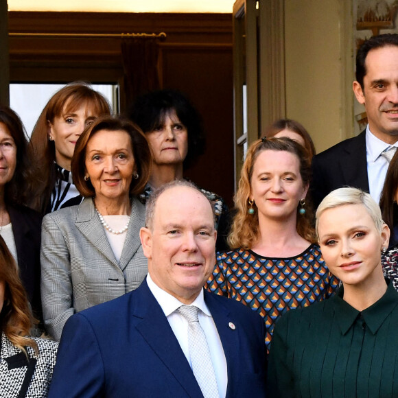 Le prince Albert II de Monaco et la princesse Charlene en compagnie de Camille Gottlieb ont remis les traditionnels paquets cadeaux de la Croix Rouge monégasque dans le cadre des festivités liées à la Fête Nationale, le 16 novembre 2022. © Bruno Bebert/Bestimage
