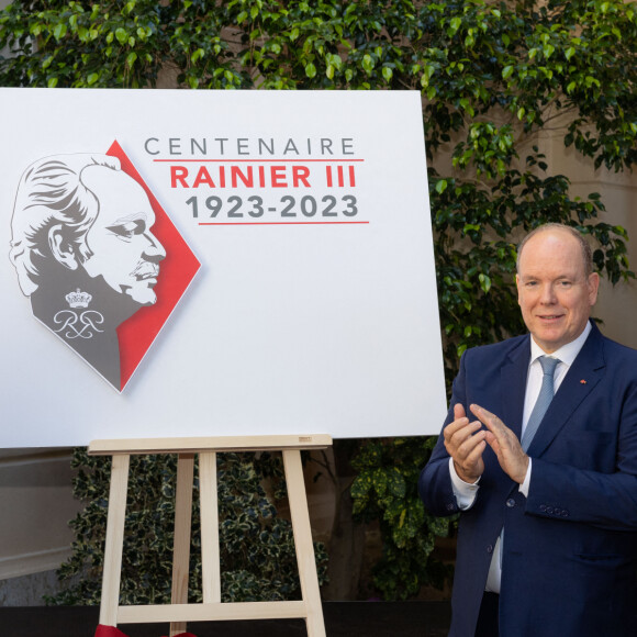 La princesse Stéphanie de Monaco, le prince Albert II de Monaco et la princesse Charlène de Monaco lors de la conférence de présentation des célébrations du centenaire de la naissance du Prince Rainier III de Monaco au Palais de Monaco, le 28 septembre 2022. La Princesse Stéphanie sera en charge, avec le Prince Albert II, des événements qui se dérouleront en 2023. De nombreuses personnalités monégasques font également partie du comité d'organisation. © Olivier Huitel/Pool Restreint Monaco/Bestimage 