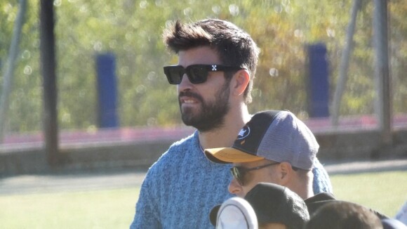 Gerard Pique et son ex-femme Shakira se croisent et s'ignorent totalement lors d'un match de baseball de leur fils Milan à Barcelone. Ils ne se sont ni regardés ni adressés la parole. Barcelone, le 19 novembre 2022.