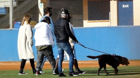 Gerard Pique et son ex-femme Shakira se croisent et s'ignorent totalement lors d'un match de baseball de leur fils Milan à Barcelone. Ils ne se sont ni regardés ni adressés la parole. Barcelone, le 19 novembre 2022.