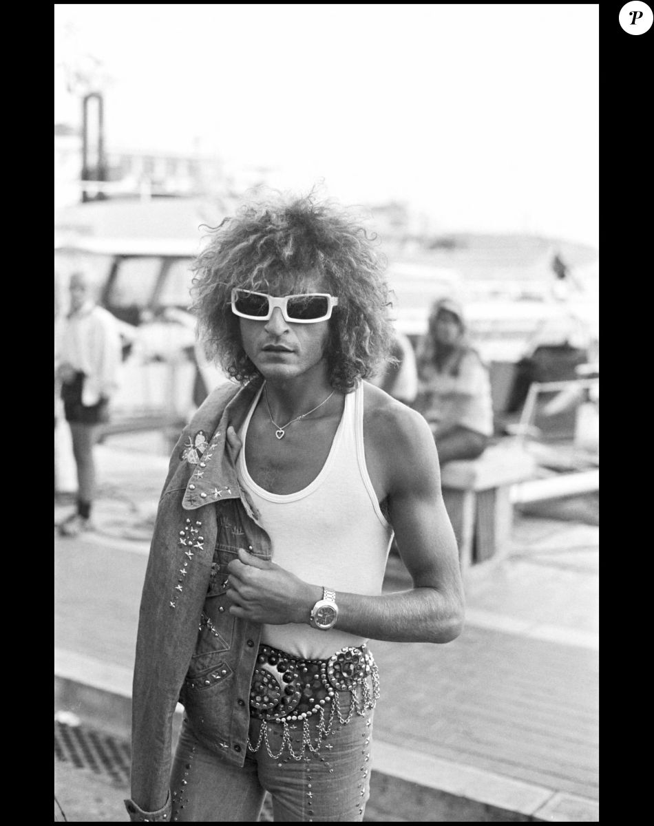 Photo d'archive de Michel Polnareff sur le port de Saint-Tropez.