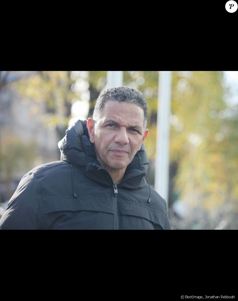 Roschdy Zem à la sortie de l'émission "La Bande originale" sur France Inter à la Maison de la Radio et de la Musique à Paris, France, le 22 novembre 2022. © Jonathan Rebboah/Panoramic/Bestimage