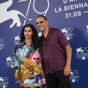 Roschdy Zem et sa fille Nina Zem - Photocall de "Les Miens" au 79ème Festival International du Film de Venise (Mostra) le 9 septembre 2022. 
