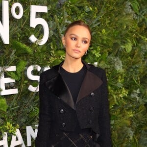 Lily-Rose Depp à la soirée Chanel No 5 à l'hôtel Standard à New York, le 10 décembre 2019 