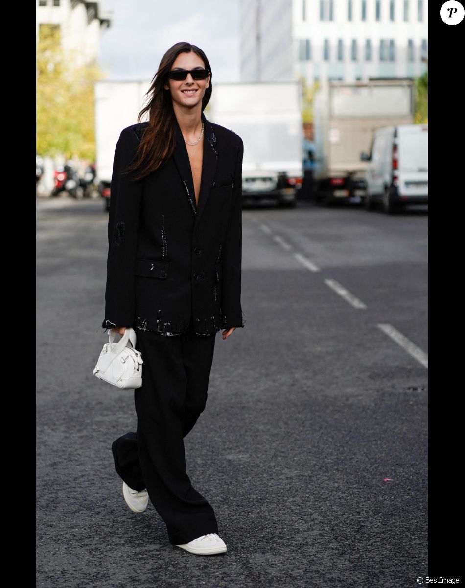 Vittoria Ceretti - Arrivées au défilé Courrèges Collection Femme Prêt-à-porter Printemps/Eté 2023 lors de la Fashion Week de Paris le 28 septembre 2022.
