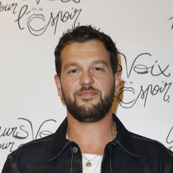 Exclusif - Claudio Capéo au Photocall de la 10ème édition de la soirée "Leurs voix pour l'espoir" au profit de la recherche contre le cancer du pancréas (fondation ARCAD) à l'Olympia à Paris le 17 octobre 2022. © Marc Ausset-Lacroix / Perusseau / Bestimage