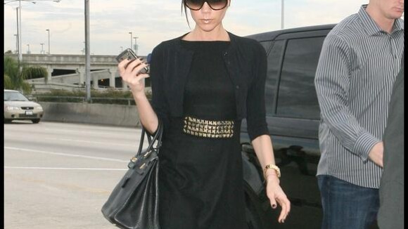Victoria Beckham : Pendant que David fait la nounou, elle présente son superbe travail !
