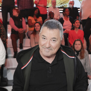 Exclusif - Jean-Marie Bigard sur le plateau de l'émission TPMP (Touche Pas à Mon Poste) à Paris le 25 novembre 2022. © Jack Tribeca / Bestimage