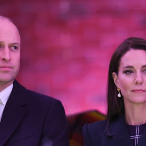 Le prince de Galles William et Kate Catherine Middleton, princesse de Galles, lors de l'illumination de l'Hôtel de Ville à l'occasion de la remise du prix "Earthshot Prize Awards" à Boston. Le 30 novembre 2022 