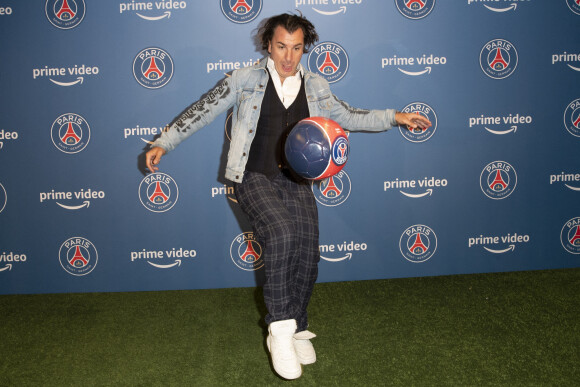 Michaël Youn - Photocall de l'avant-première de la deuxième saison de sa série documentaire Amazon Exclusive : "PSG Ô Ville Lumière, 50 ans de légende" au Parc des Princes le 9 septembre 2021 © Cyril Moreau / Bestimage 