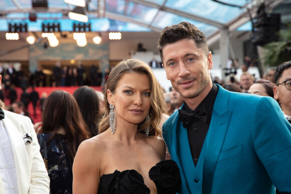 Exclusif - Robert Lewandowski et sa femme Anna Lewandowska - Arrivées à la montée des marches du film " Broker " lors du 75ème Festival International du Film de Cannes. © Unique Agency / Bestimage