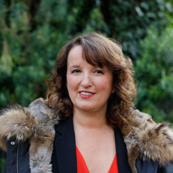Anne Roumanoff - Sortie de l'émission "Vivement Dimanche", le 27 octobre 2021. © Christophe Clovis / Bestimage