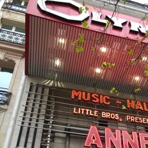 Anne Roumanoff fête ses 35 ans de carrière à l'Olympia de Paris.