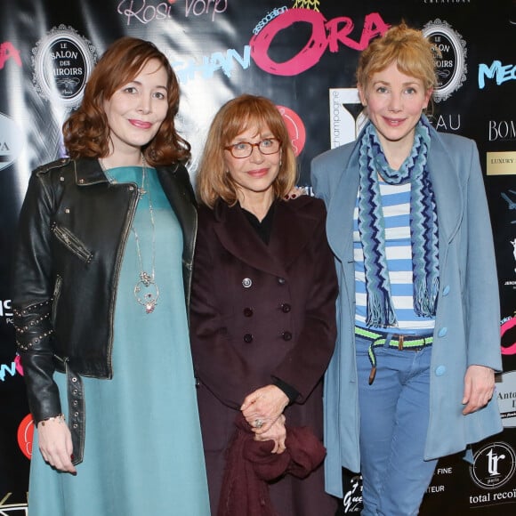 Elise Depardieu, Elisabeth Depardieu et sa fille Julie Depardieu - Photocall du défilé au profit de l'association Meghanora au Salon des Miroirs à Paris, le 20 février 2016. © CVS/Bestimage 