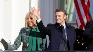 Brigitte Macron victime de son look ? Elle a craint "une chute à tout instant" aux Etats-Unis