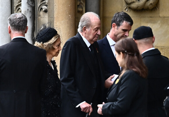 Le roi Juan Carlos Ier et La reine Sofia - Arrivées au service funéraire à l'Abbaye de Westminster pour les funérailles d'Etat de la reine Elizabeth II d'Angleterre le 19 septembre 2022. © Marco Bertorello / PA via Bestimage