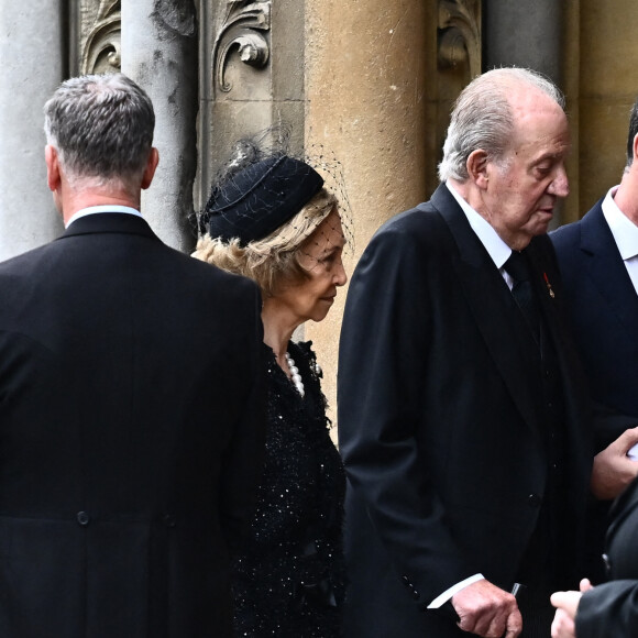 Le roi Juan Carlos Ier et La reine Sofia - Arrivées au service funéraire à l'Abbaye de Westminster pour les funérailles d'Etat de la reine Elizabeth II d'Angleterre le 19 septembre 2022. © Marco Bertorello / PA via Bestimage