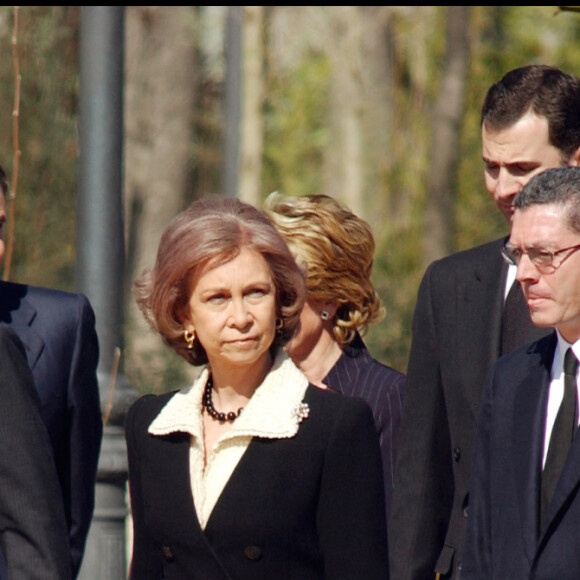 José Luis Zapatero, le prince Felipe, le roi Juan Carlos, la reine Sofia et la princesse Letizia d'Espagne - Inauguration du Bosquet des absents à Madrid le 11 mars 2004