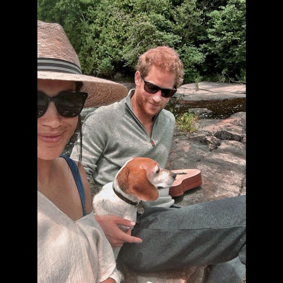 Images du documentaire Netflix "Harry & Meghan". La série comporte six parties et couvre la relation du couple depuis leurs premières fréquentations jusqu'à leur décision de prendre du recul en tant que membres actifs de la famille royale britannique et leurs activités ultérieures. 