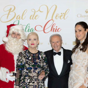 Sandrine Knoell ( fondatrice du "Bal de Noël"), la marquise Roberta Gilardi Sestito et Donato Sestito - - "Bal de Noël" à l'Hôtel Hermitage à Monaco. Une vente aux enchères a eu lieu au profit de la Foundation Princesse Charlene. Monaco le 9 décembre 2022. © Olivier Huitel / Pool Monaco / Bestimage