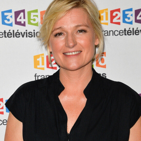 Anne-Elisabeth Lemoine lors du photocall de la présentation de la nouvelle dynamique 2017-2018 de France Télévisions. Paris, le 5 juillet 2017. © Guirec Coadic/Bestimage  Celebrities at the photocall of France Televisions. Paris, July 5th, 2017. 