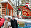 Exclusif - Christian Estrosi, le maire de Nice, sa femme Laura Tenoudji et leur fille Bianca durant la Grande Parade de Noel sur l'avenue Jean Médecin, à Nice © Bruno Bebert / Bestimage