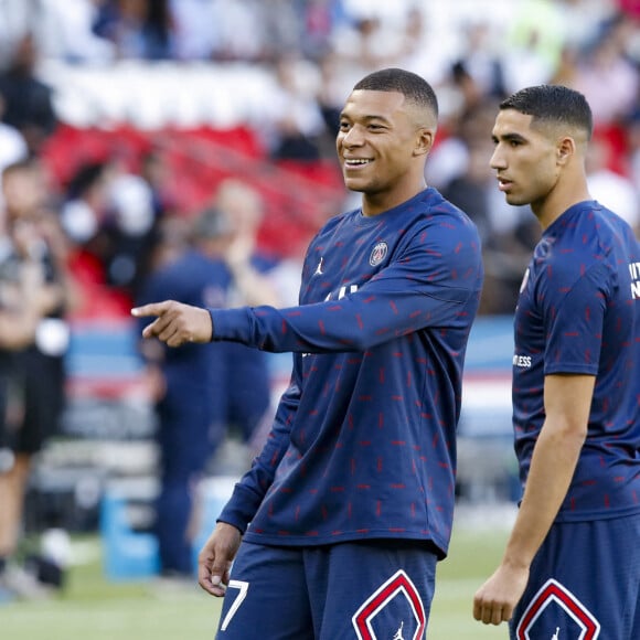 Kylian Mbappe (PSG) - Achraf Hakimi (PSG) - Football : Match Ligue 1 Uber Eats PSG Vs Metz (5-0) au parc des princes à Paris le 21 mai 2022. © Michael Baucher/Panoramic/Bestimage