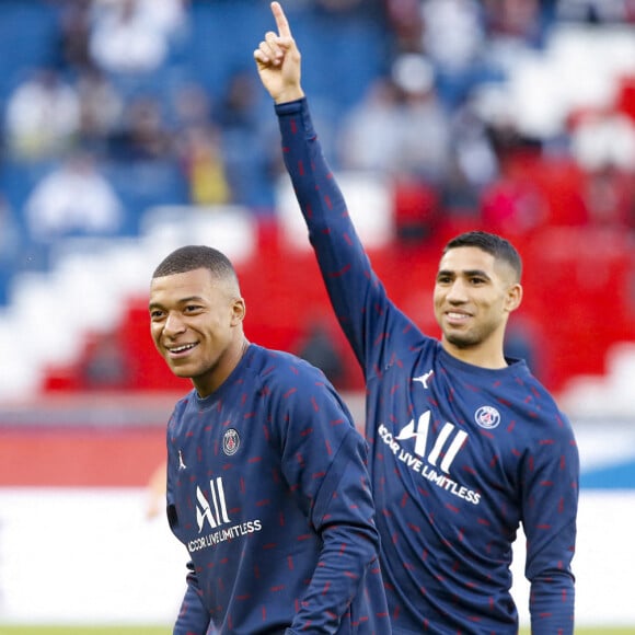 Kylian Mbappe (PSG) - Achraf Hakimi (PSG) - Match de football de ligue 1 Uber Eats entre le Paris St Germain et Troyes (2-2) à Parisle 8 mai 2022.