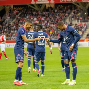 Kylian Mbappé (but), Achraf Hakimi - Match de football en ligue 1 Uber Eats : Le PSG (Paris Saint Germain ) remporte la victoire 2 à 0 face à Reims au stade Auguste-Delaune le 29 aout 2021. © Cyril Moreau/Bestimage