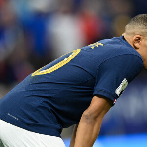 Kylian Mbappé au match de football de quart de finale opposant la France à l'Angleterre lors de la coupe du Monde (FIFA 2022) au stade Al Bayt à Al Khor au Qatar, le 10 décembre 2022. La France a gagné 2-1. © Philippe Perusseau/Bestimage