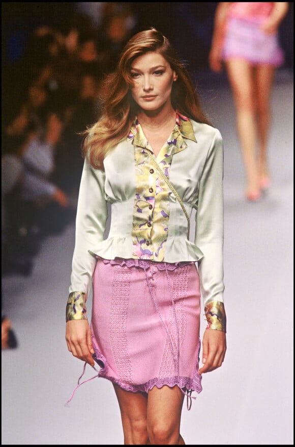 Carla Bruni - Défilé de mode Chloé collection prêt à porter printemps-été 1995
