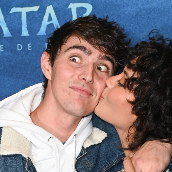 Vaimalama Chaves (Miss France 2019) et son compagnon Nicolas Fleury - Première du film "Avatar 2 : La Voie de l'eau" au cinéma Le Grand Rex à Paris, le 13 décembre 2022. © Guirec Coadic/Bestimage
