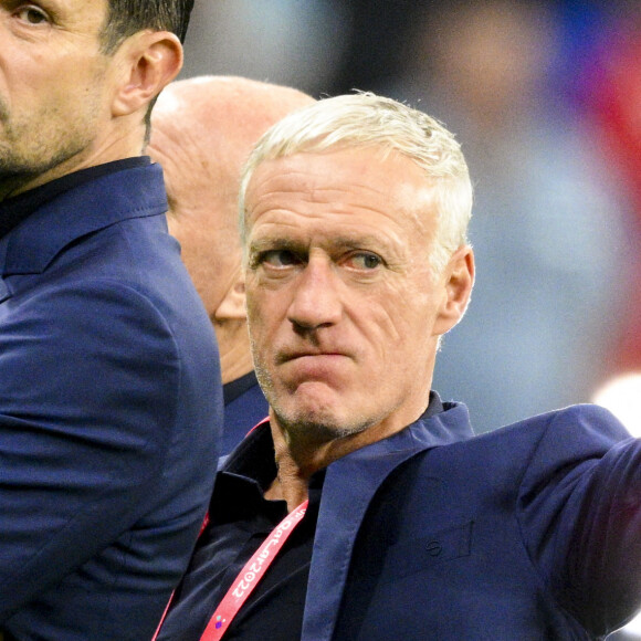 Didier Deschamps, entraineur et sélectionneur de l'équipe de France avec ses adjoints avant le match de football de quart de finale opposant la France à l'Angleterre lors de coupe de Monde au stade Al Bayt à Al Khor au Qatar, le 10 décembre 2022. © Jean-Baptiste Autissier/Panoramic/Bestimage 