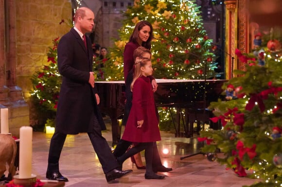 Le prince William, prince de Galles, Catherine (Kate) Middleton, princesse de Galles, et leurs enfants, le prince George de Galles, et la princesse Charlotte de Galles, arrivent pour le "Together at Christmas" Carol Service à l'abbaye de Westminster à Londres, Royaume uni, le 15 décembre 2022. 