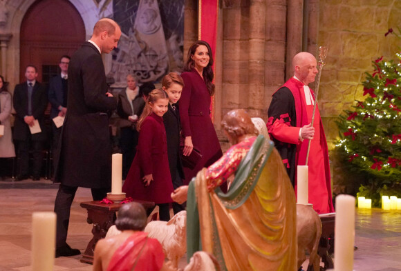 Le prince William, prince de Galles, Catherine (Kate) Middleton, princesse de Galles, et leurs enfants, le prince George de Galles, et la princesse Charlotte de Galles, arrivent pour le "Together at Christmas" Carol Service à l'abbaye de Westminster à Londres, Royaume uni, le 15 décembre 2022. 