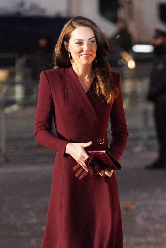 Catherine (Kate) Middleton, princesse de Galles, arrive pour le "Together at Christmas" Carol Service à l'abbaye de Westminster à Londres, Royaume uni.