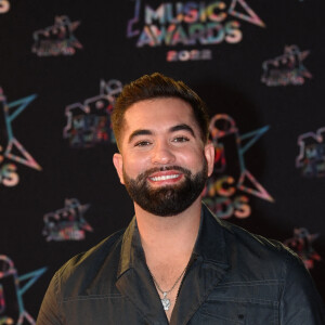 Kendji Girac au photocall de la 24e édition des "NRJ Music Awards (NMA)" au Palais des Festivals à Cannes le 18 novembre 2022. © Dominique Jacovides / Bestimage