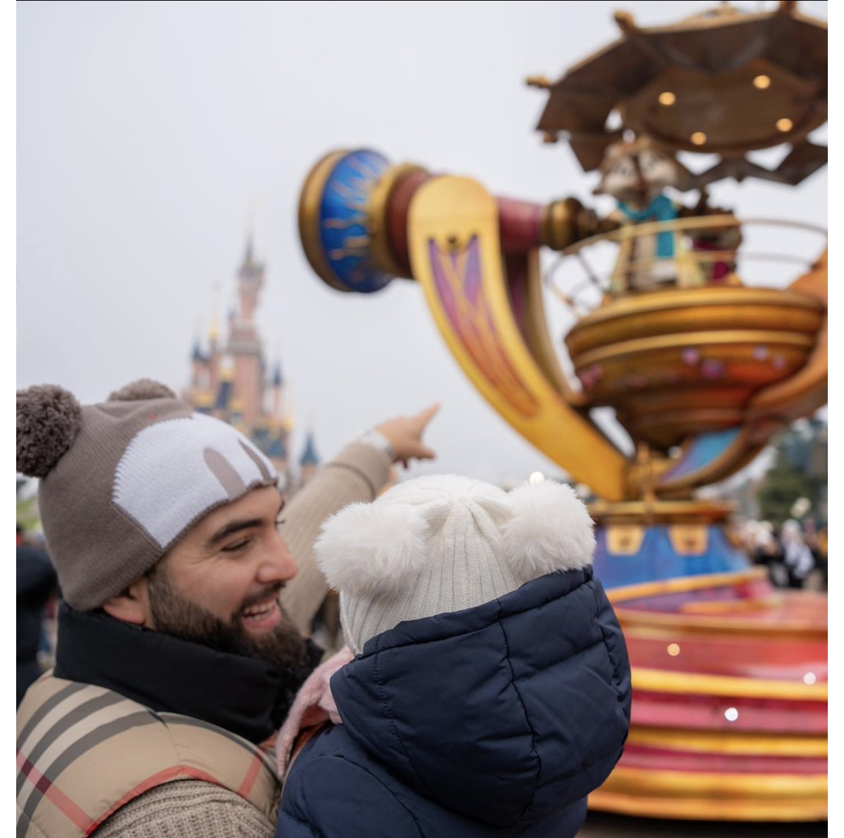 Photo : Kendji Girac et sa fille Eva sur Instagram. Le 16 décembre 2022. -  Purepeople