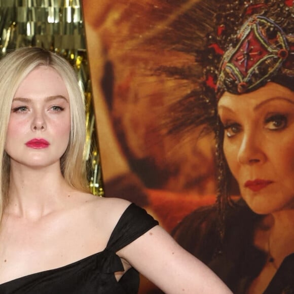 Elle Fanning au photocall lors de la première du film Babylon à Los Angeles le 15 décembre 2022. 