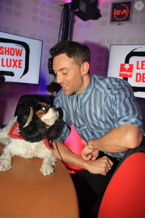 Exclusif - Maxime Dereymez et son chien - People lors de l'enregistrement de l'émission "Le Show de Luxe" sur la Radio Voltage à Paris. Le 28 mai 2019 