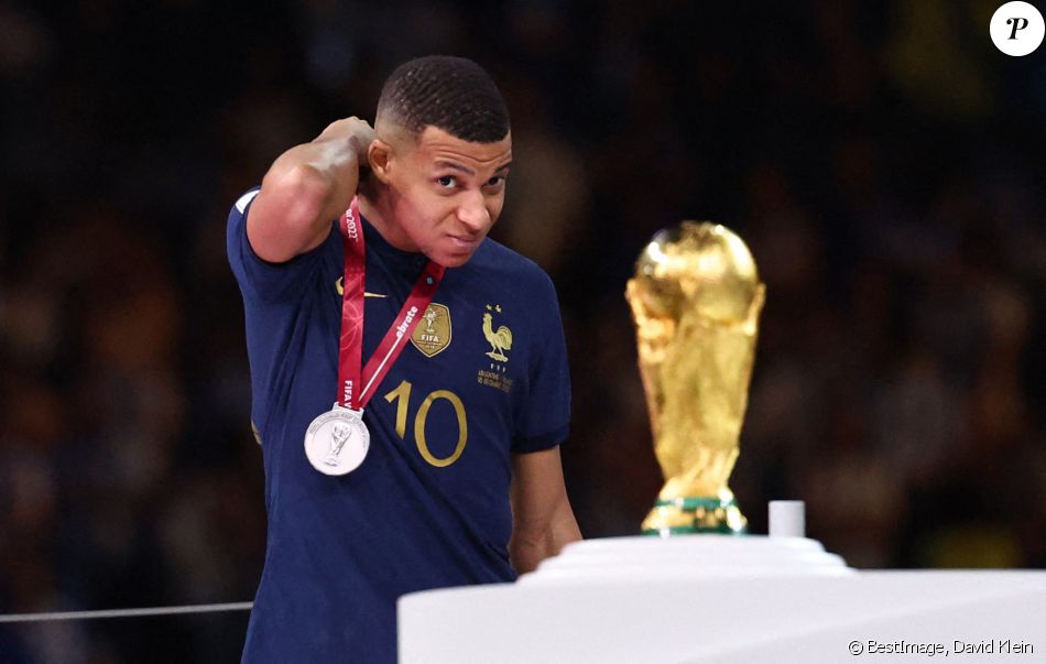 Flocage Mbappé #10 Maillot France Extérieur Coupe Du Monde 2022 - Neuf