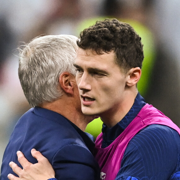 Jubilation Didier Deschamps - Benjamin Pavard au match de football de quart de finale opposant la France à l'Angleterre lors de la coupe du Monde (FIFA 2022) au stade Al Bayt à Al Khor au Qatar, le 10 décembre 2022. La France a gagné 2-1. © Philippe Perusseau/Bestimage