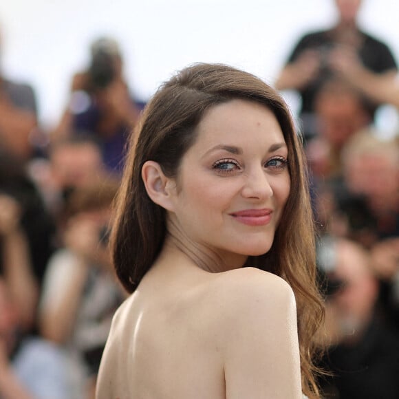 Marion Cotillard au photocall de "Brother And Sister (frère et soeur)" lors du 75ème Festival International du Film de Cannes, le 21 mai 2022. © Dominique Jacovides/Bestimage 