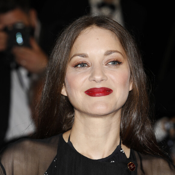 Marion Cotillard à la montée des marches de "Brother And Sister (frère et soeur)" lors du 75ème Festival International du Film de Cannes, le 20 mai 2022. © imageSPACE via Zuma Press/Bestimage 