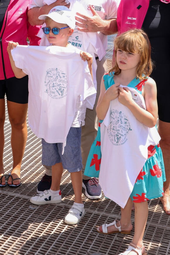 Le prince Jacques et la princesse Gabriella de Monaco - Cap Optimist en association avec la fondation princesse Charlène départ du port de Monaco pour une traversée jusqu'à Athènes en relais les Waterwoman pour un defi mondial caritatif inédit au profit des enfants vulnérables qui combattent le cancer Stéphanie Barneix, Emmanuelle Bescheron, Margot Calvet, Alexandra Lux, Marie Goyeneche, et Itziar Abascal. © Jean-Charles Vinaj/Pool Monaco/Bestimage 