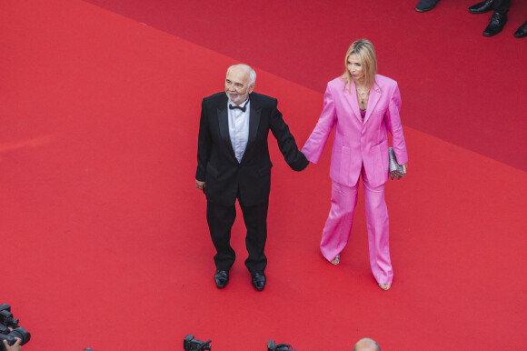 Gérard Jugnot et sa femme Patricia Campi - Montée des marches du film "Coupez !" pour la cérémonie d'ouverture du 75ème Festival International du Film de Cannes. Le 17 mai 2022 © Pool / Bestimage 